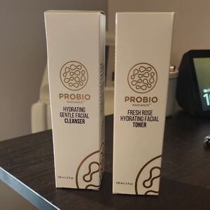 Hydrating Facial Cleanser and Toner Set - White